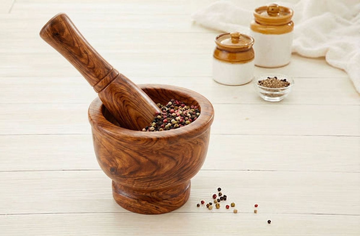 Wood mortal and pestle | Spicey